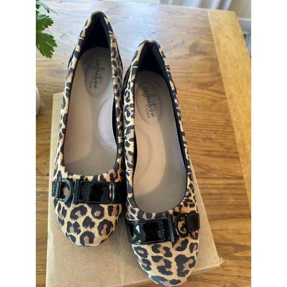 Clarks Women’s Comfort Shoe Leopard Wedge Size 7 New - Picture 3 of 5